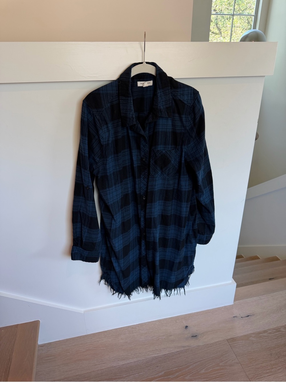 Beach Lunch Lounge women’s Blue and Black Plaid Button-Up Shirt Large